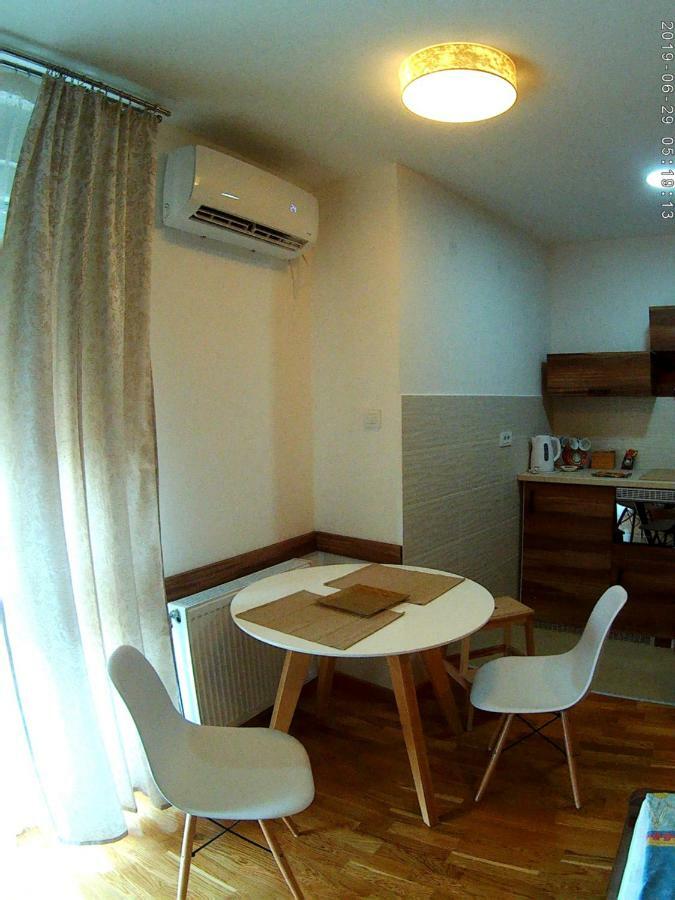 Uki-Modern Apartment With Parking Нови-Сад Экстерьер фото